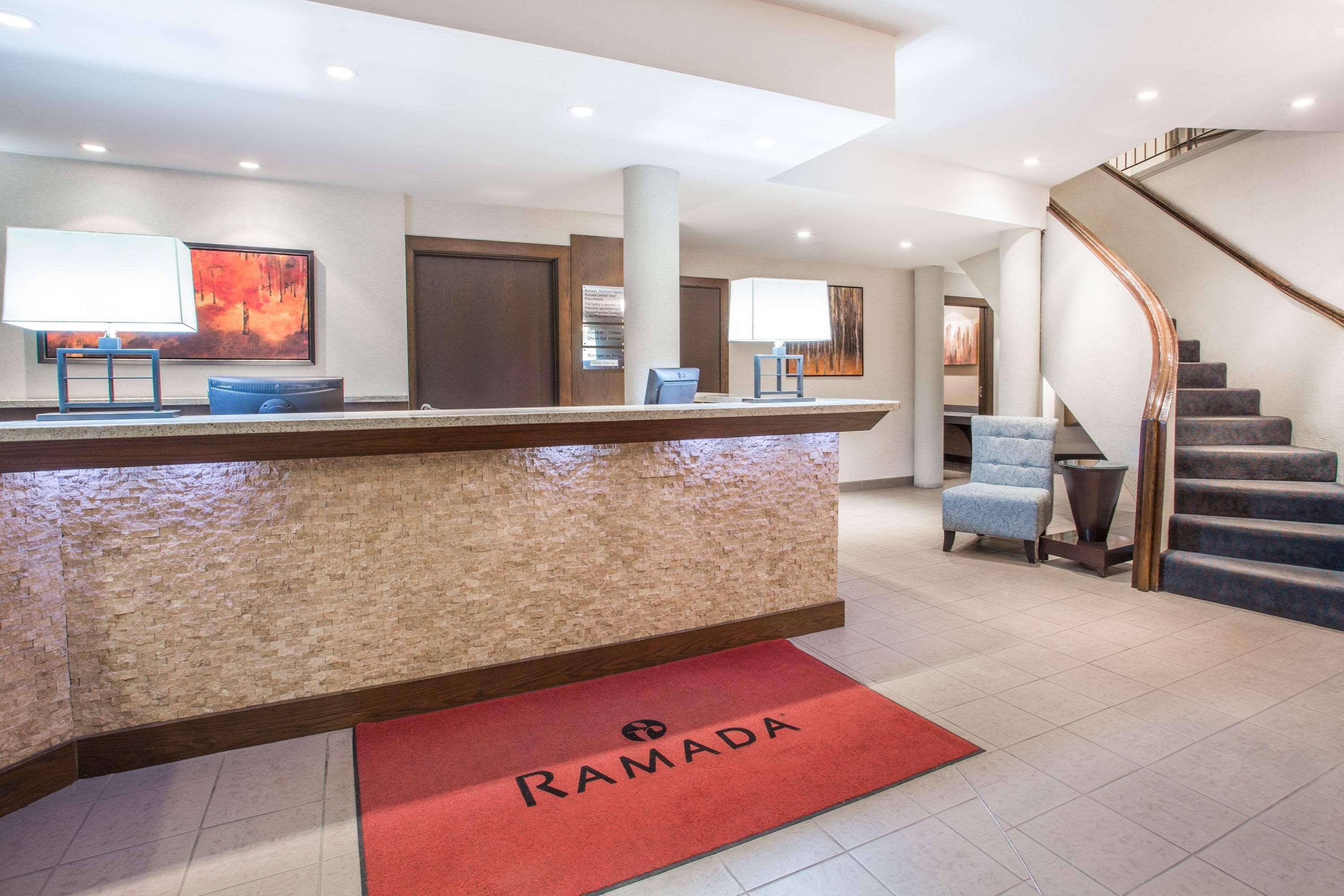 Hotel Ramada By Wyndham Kamloops Exterior foto